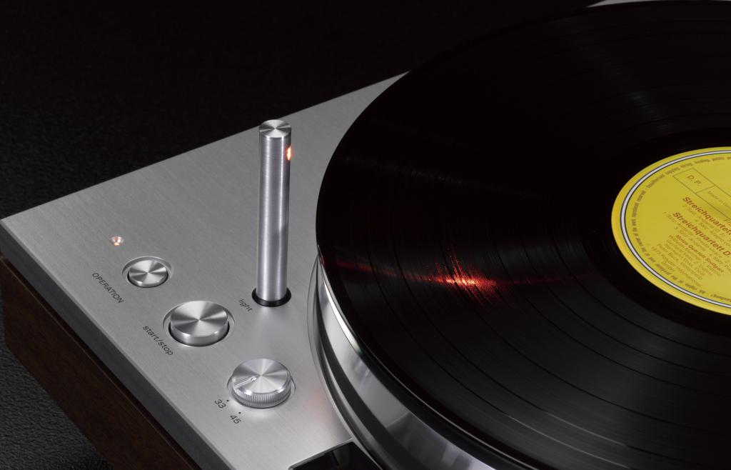 Luxman28